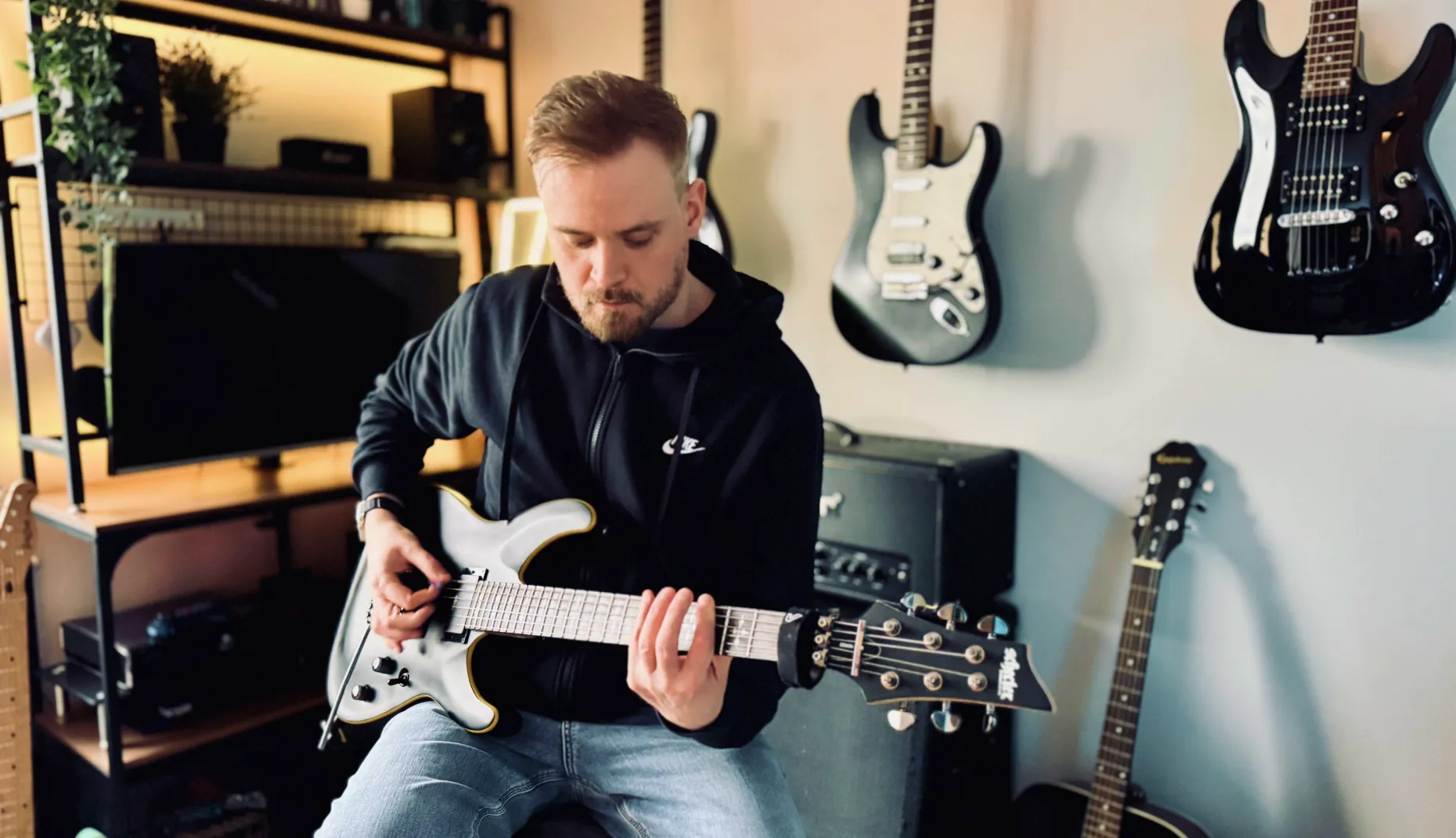 Song production for the Tropical Thunder advertisement